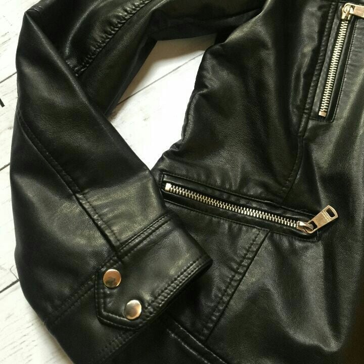 ★オシャレ裏地★新品 革ジャン ライダース　レザージャケット　黒 ブラック