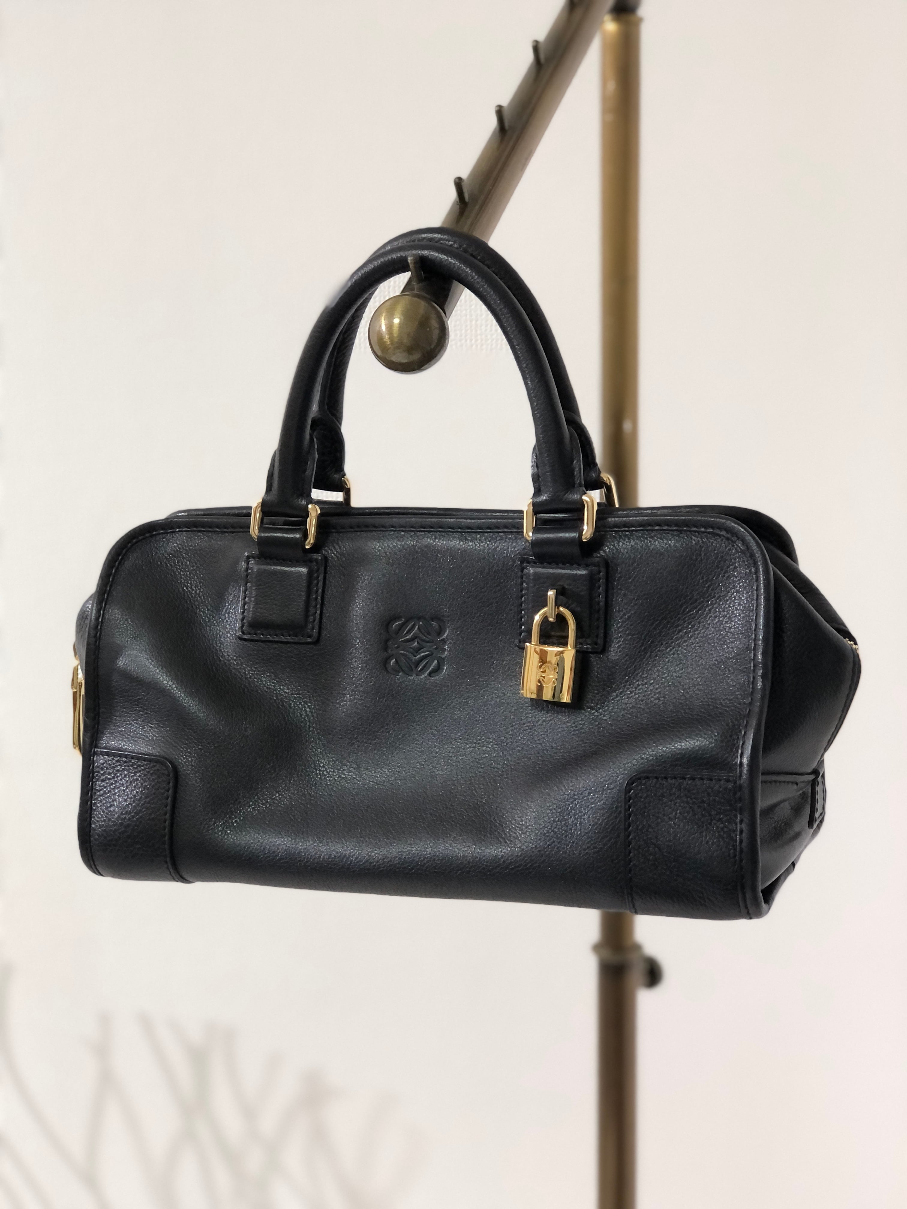 LOEWE ロエベ アマソナ28 アナグラム エンボスレザー ミニボストン ...