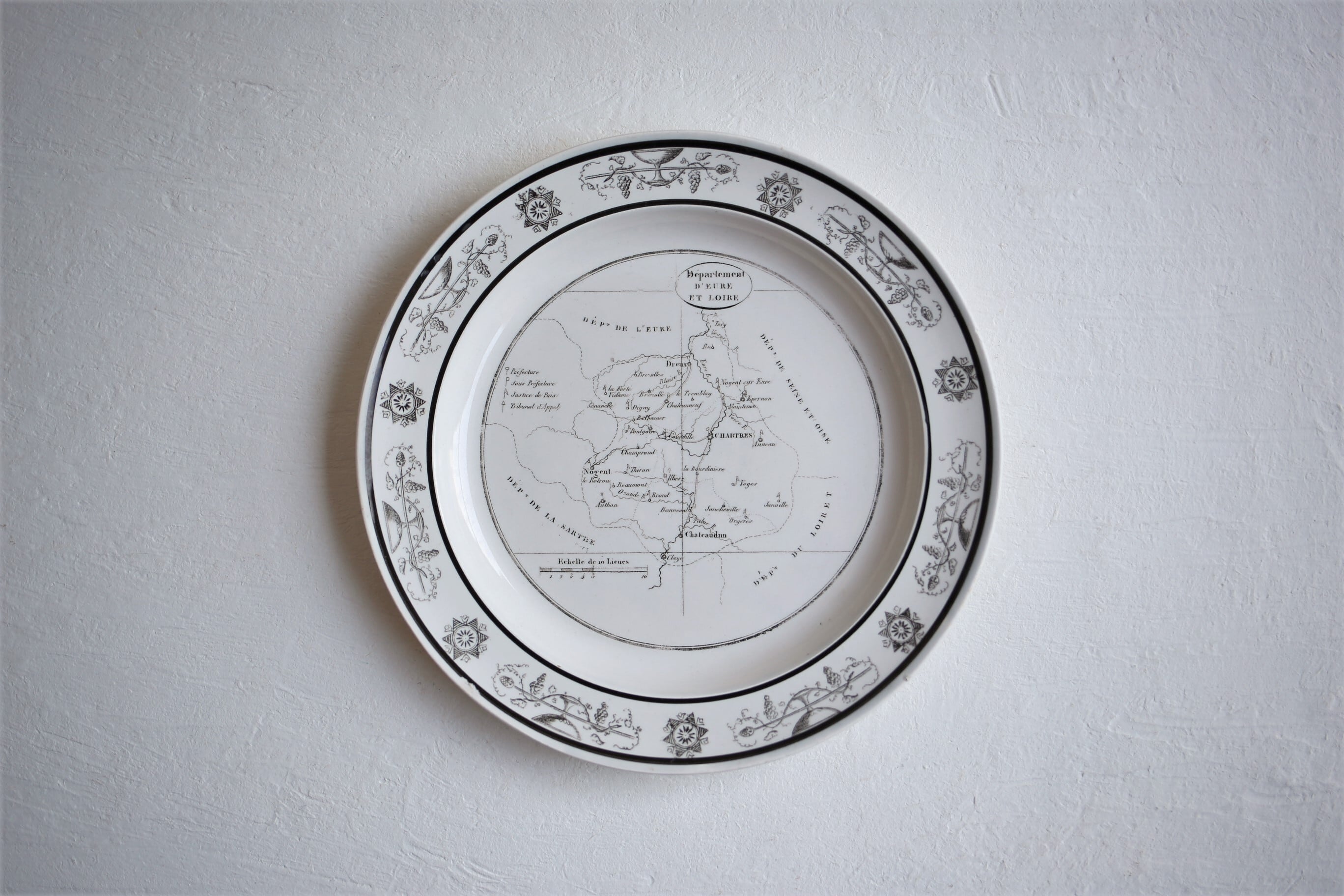 フランス アンティーク Choisy le Roi ショワジールロワ グリザイユ 小さめのプレート『地図』 N-02807-①