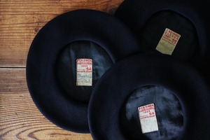 France  Béret de l'armée française “Z.BEIGHAU” Oloron-Sainte-Marie, en Béarn 1967