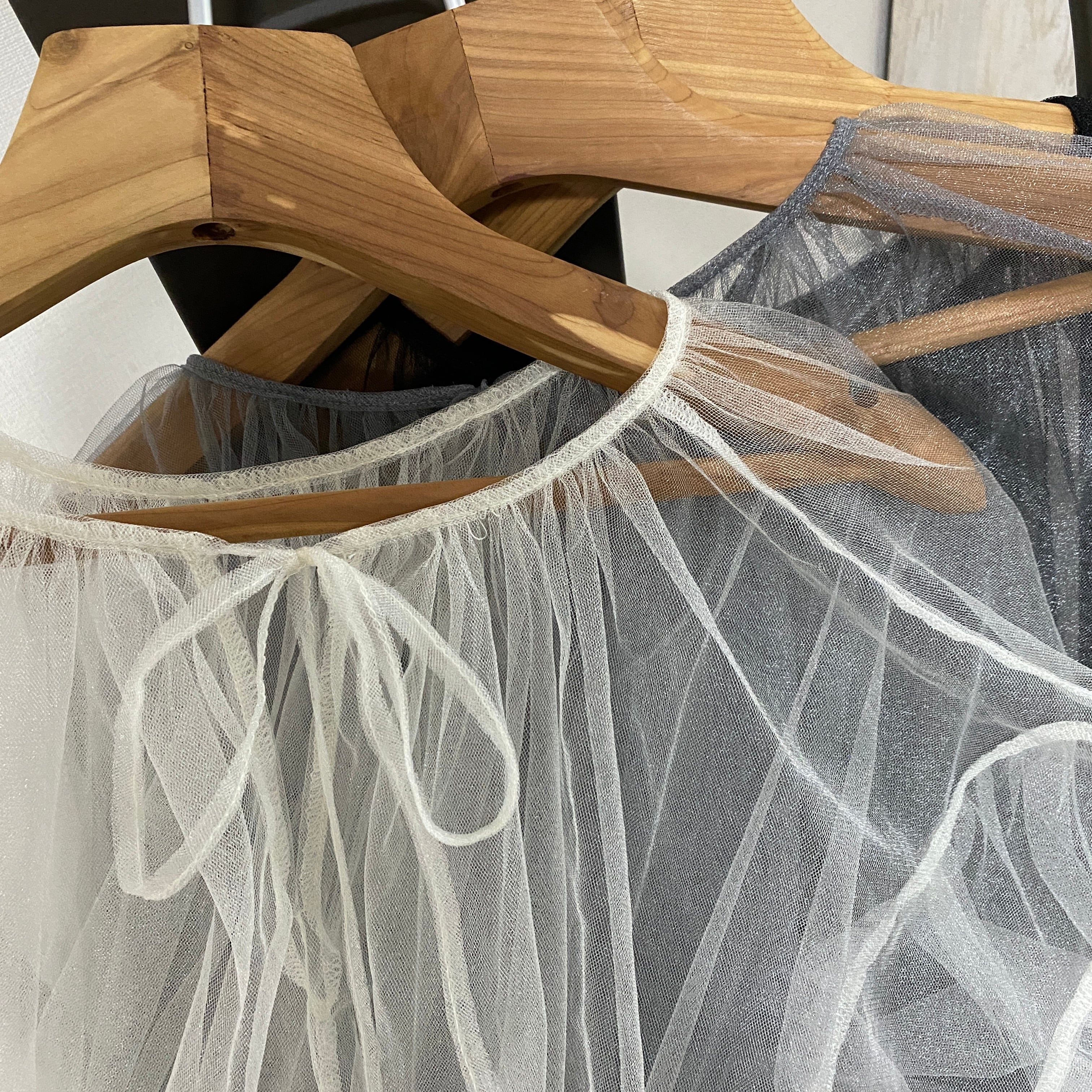 lame tulle 2way gather blouse【Ivory】 | Chich&Sally