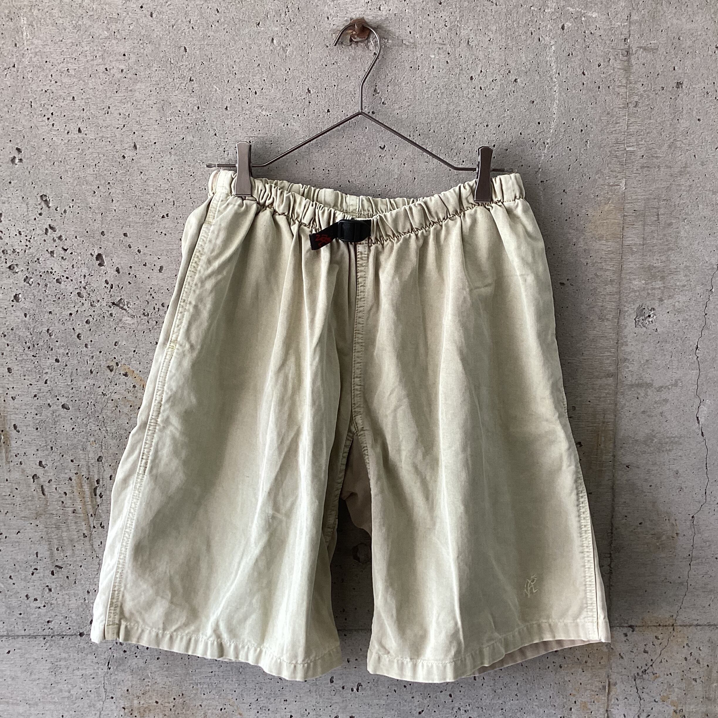 beige shorts