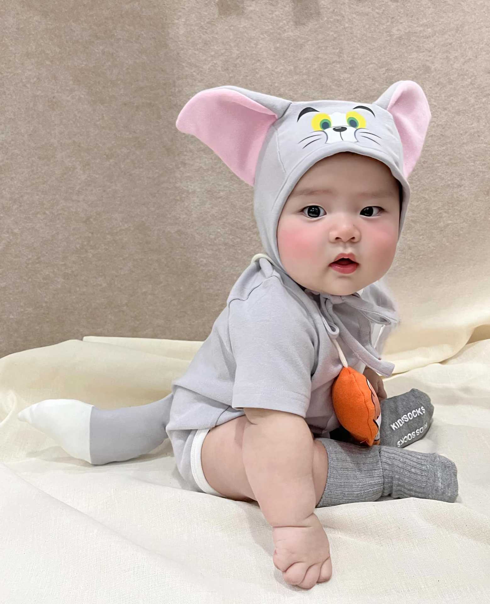 帽子とバッグ付き ねことねずみのハロウィンベビーロンパース