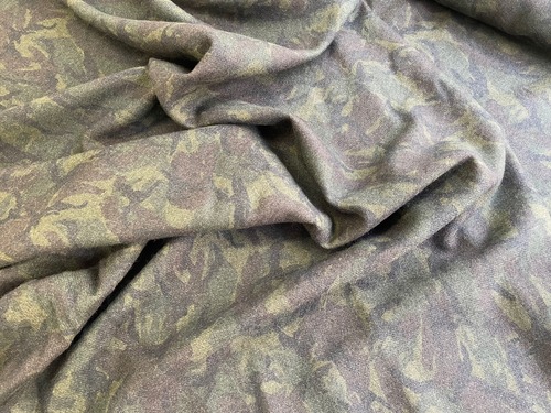 R28 ウールツイード迷彩柄プリント　148cm×2m W60 E25 AC15% 2m限定商品