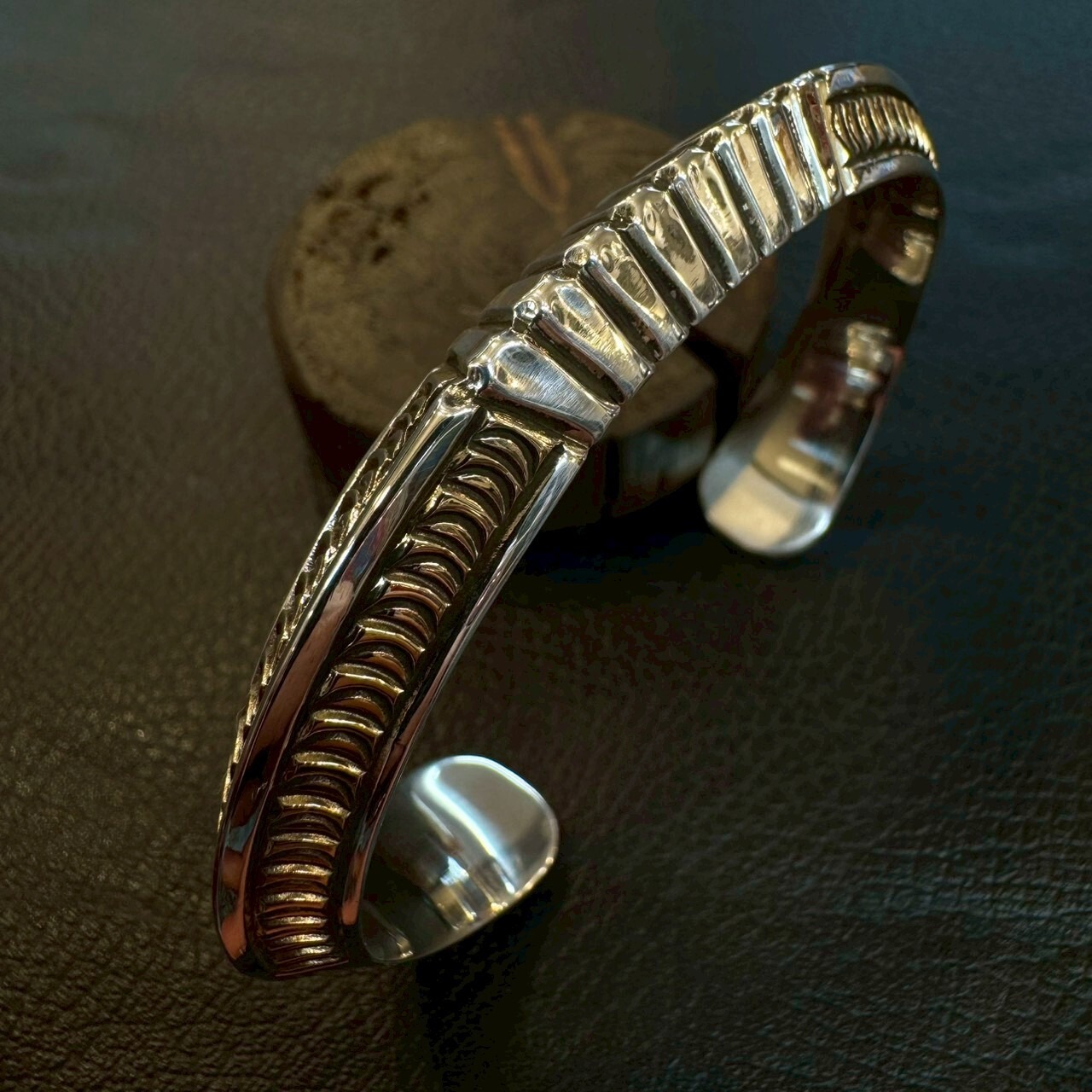 ライルセカテロ(Lyle Secatero) 14Kトライアングルバングル - 1