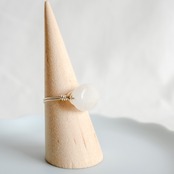 ホワイトジェイド　だえん　シルバーの指輪