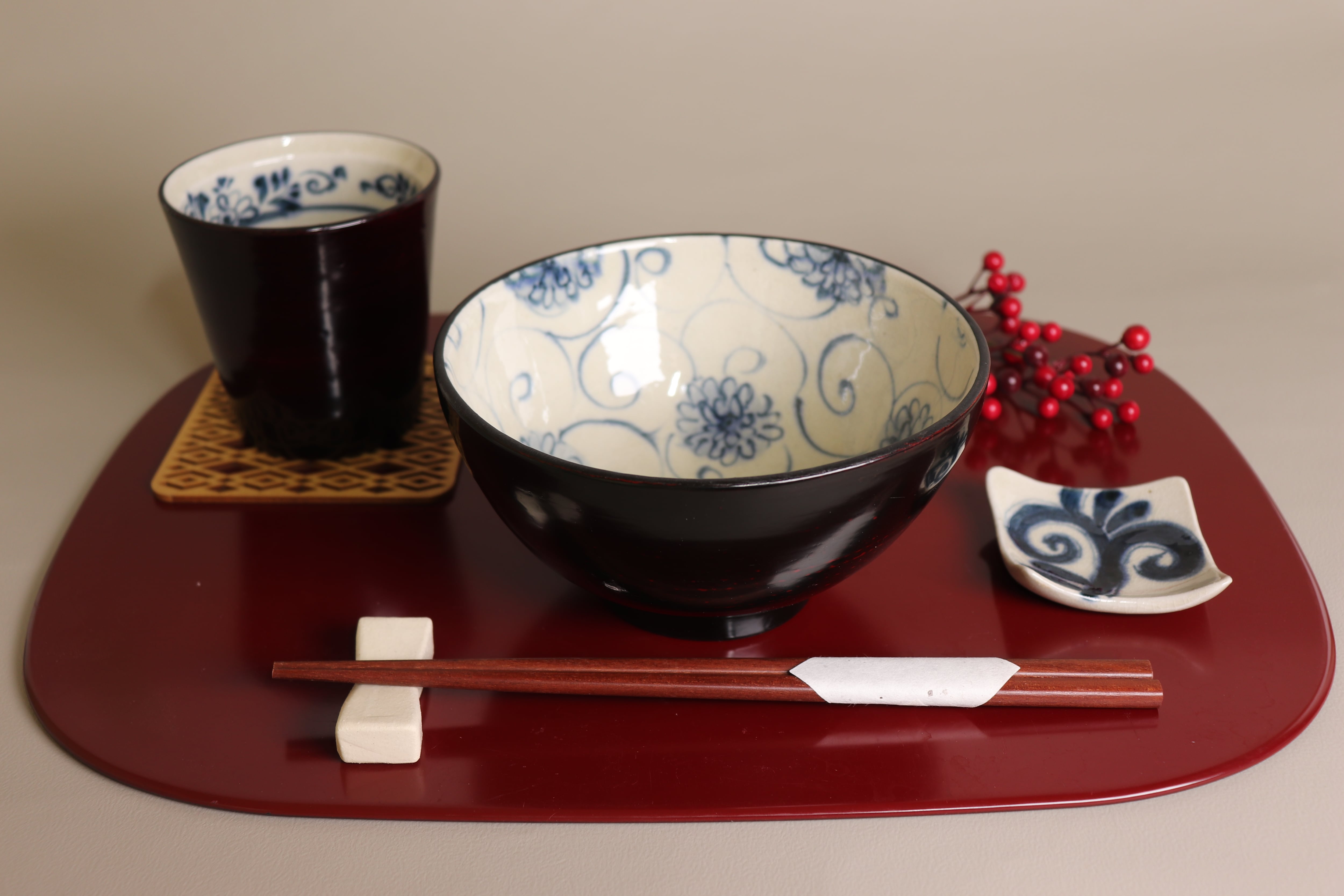 漆陶 和み丼 花唐草 | 宗山窯