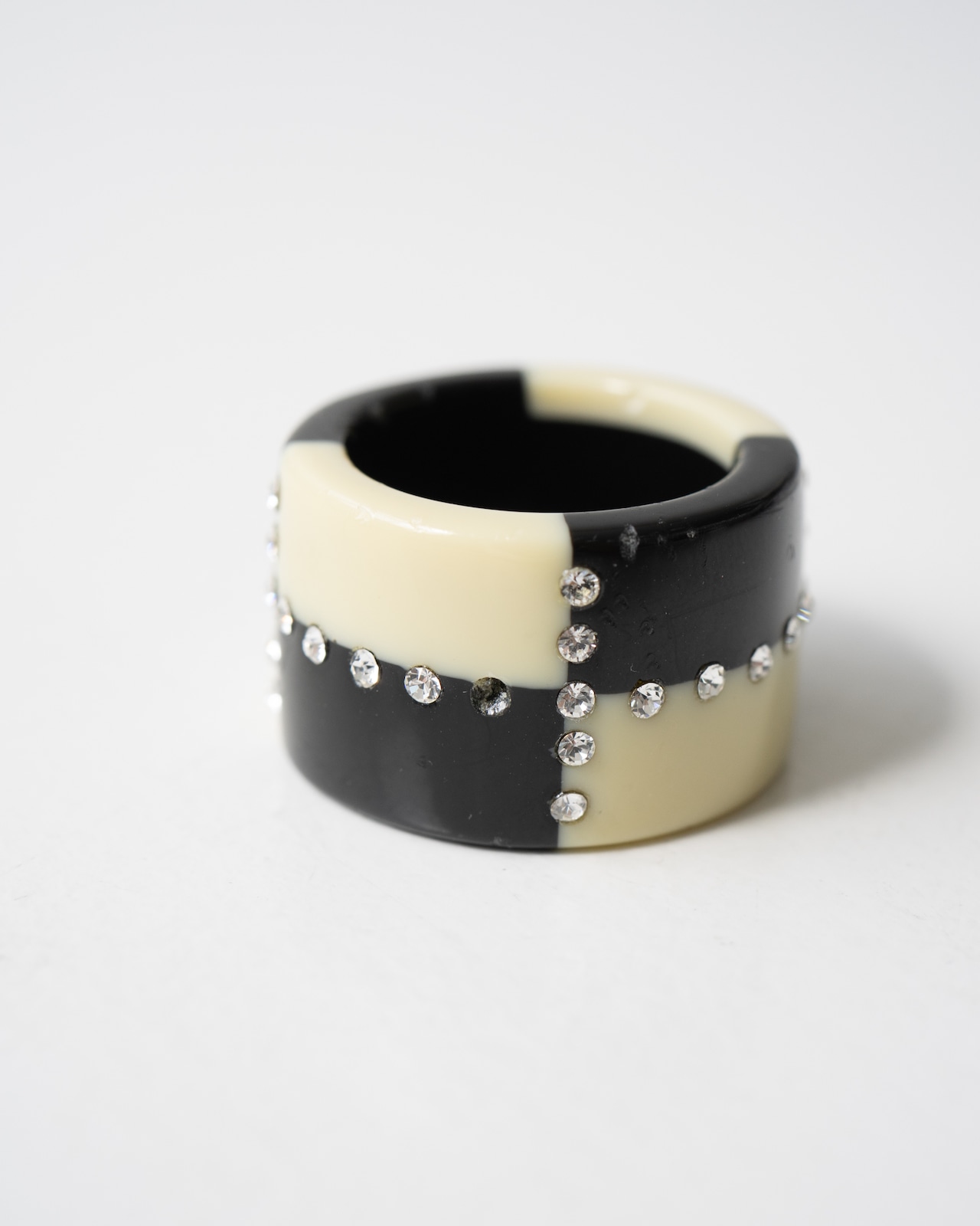 〈CHANEL〉Bicolor Rhinestone Plastic Ring 2002AW