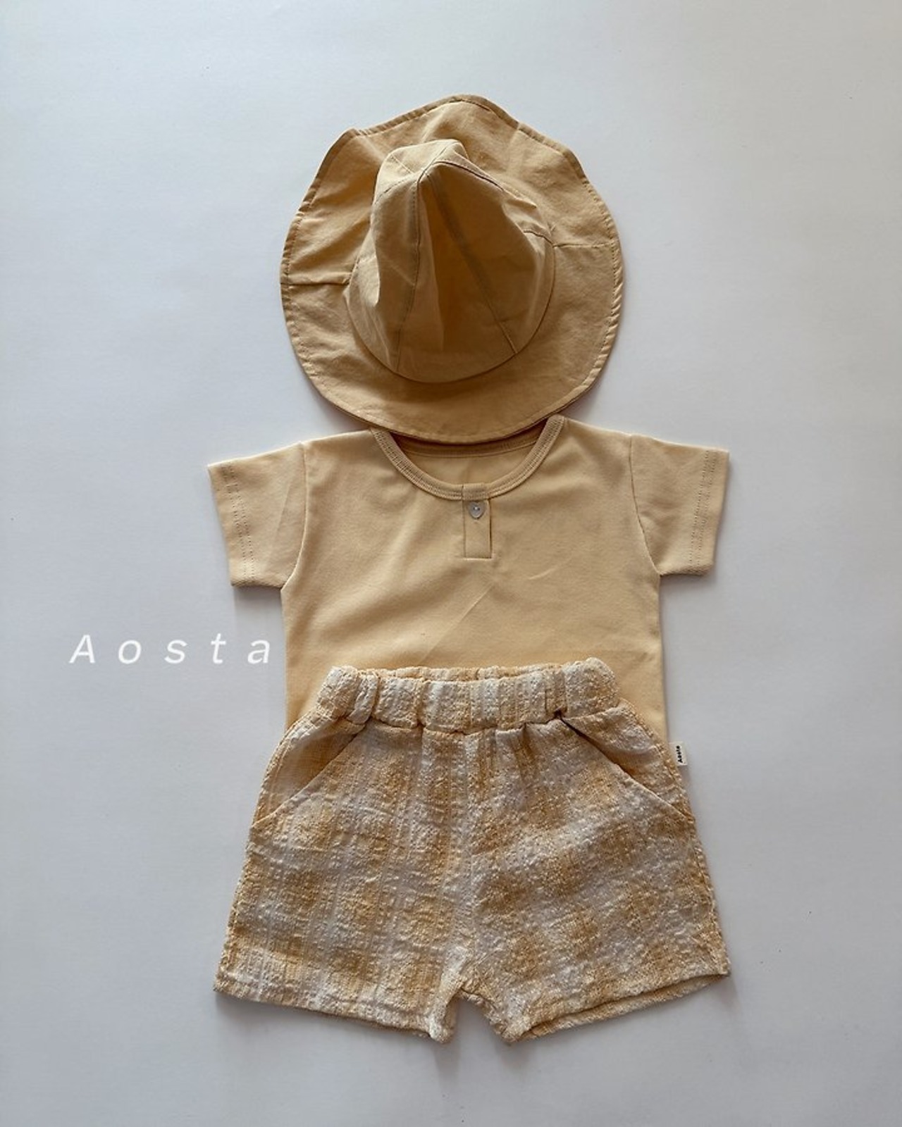 [Aosta] Heart Button Tee / [아오스타] 하트단추티