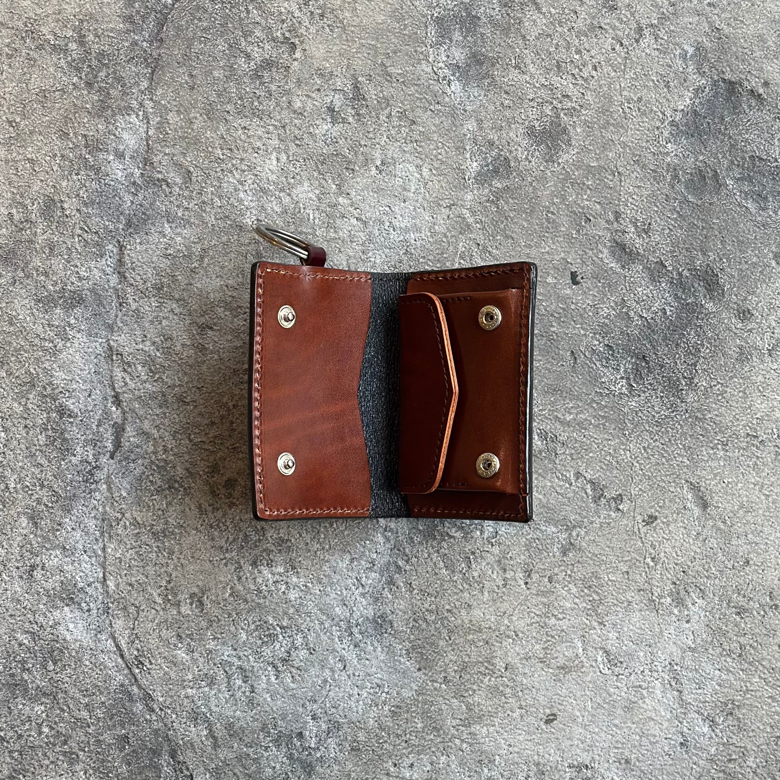 限定商品】トリニティーケース ランブル コードバン(ブラウン