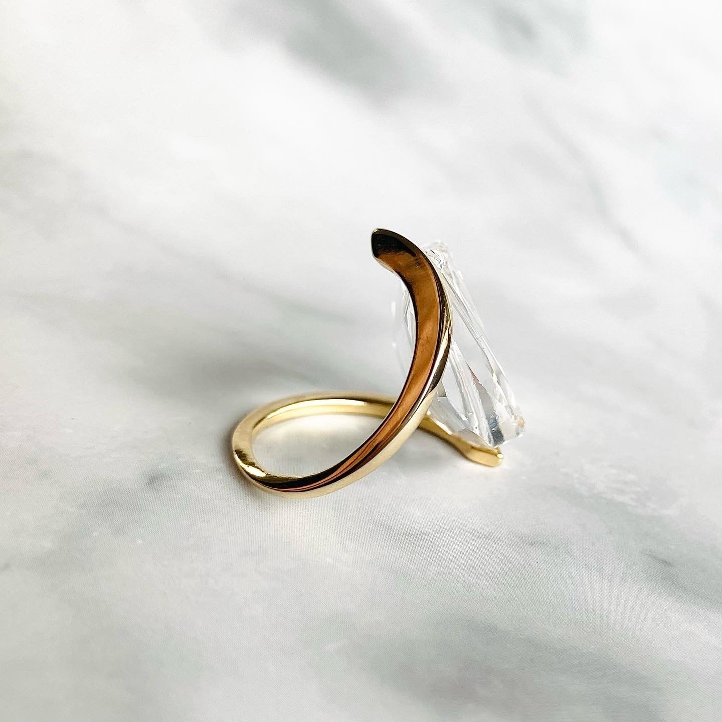 透明な湖の水面ガラスリング | 【Akaneiro】Tokyo