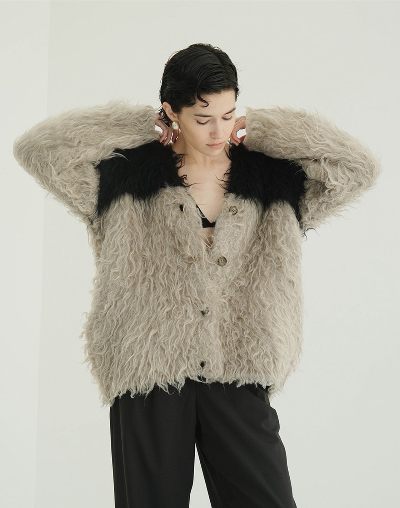 CLANE BI COLOR SHAGGY KNIT CARDIGAN
