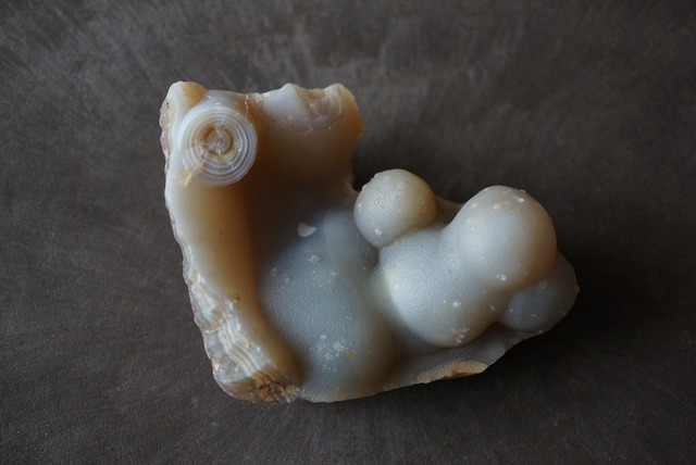 ゴビ砂漠産カルセドニー　Chalcedony 876