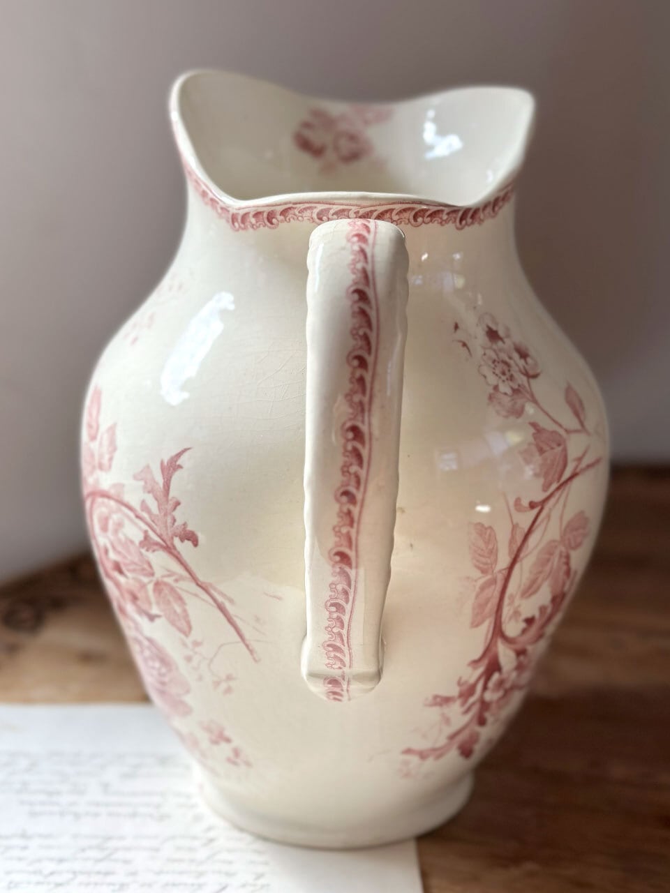 陶器のピッチャー ジャグ 水差し 赤い花柄 Choisy le roi | Brocante de La Cocotte  （フランスアンティーク・ドライフラワーのお店）