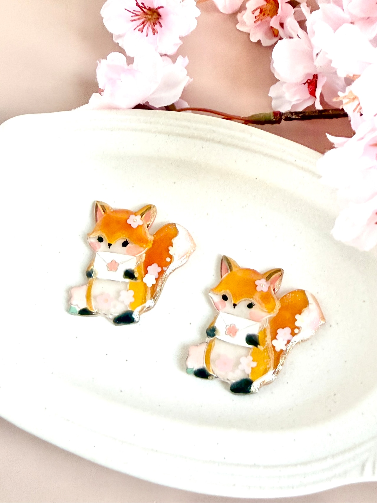 ブローチ『さくらポストのキツネさん』ストーリーカード付き