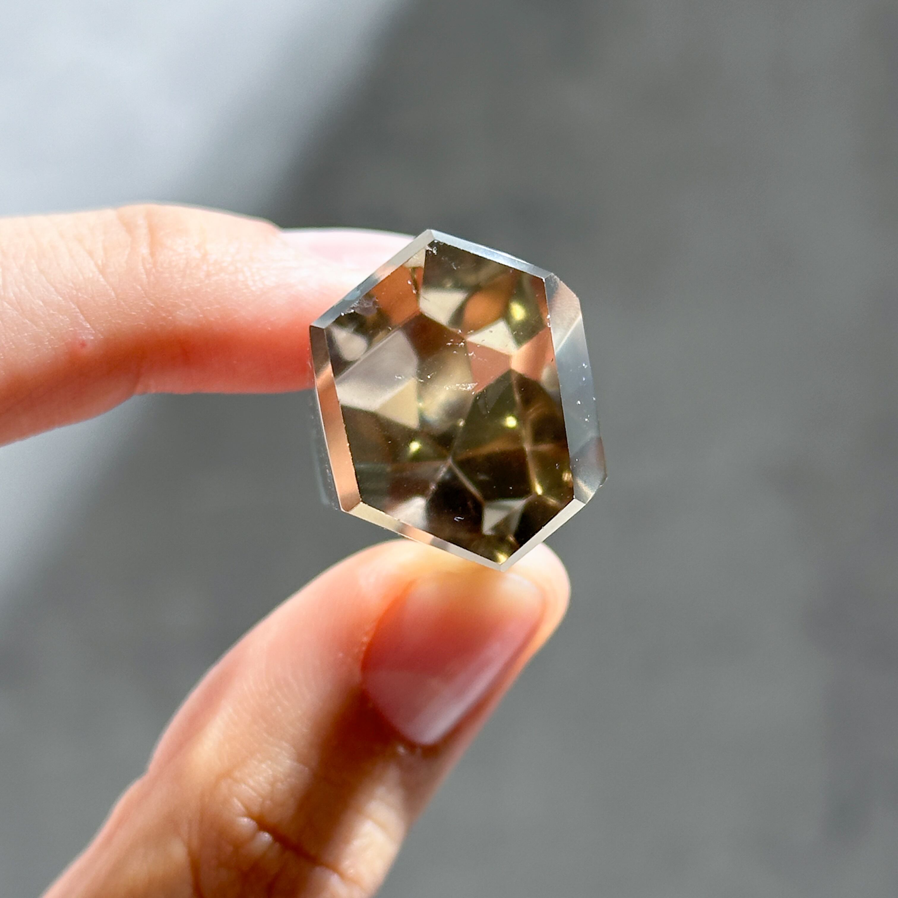 ファントム・透明感◎シトリン（黄水晶） タワー51◇ Citrine