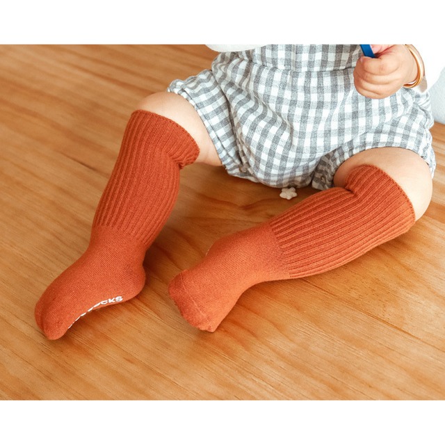 【即納】こっくりカラーの滑り止め付きハイソックス