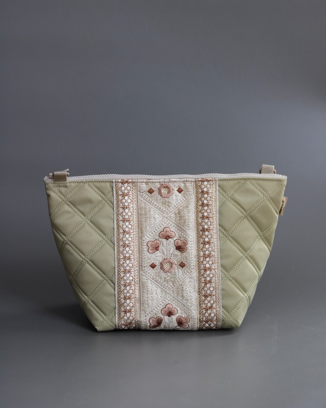 キルティングショルダーバッグ  01（Ivory color）