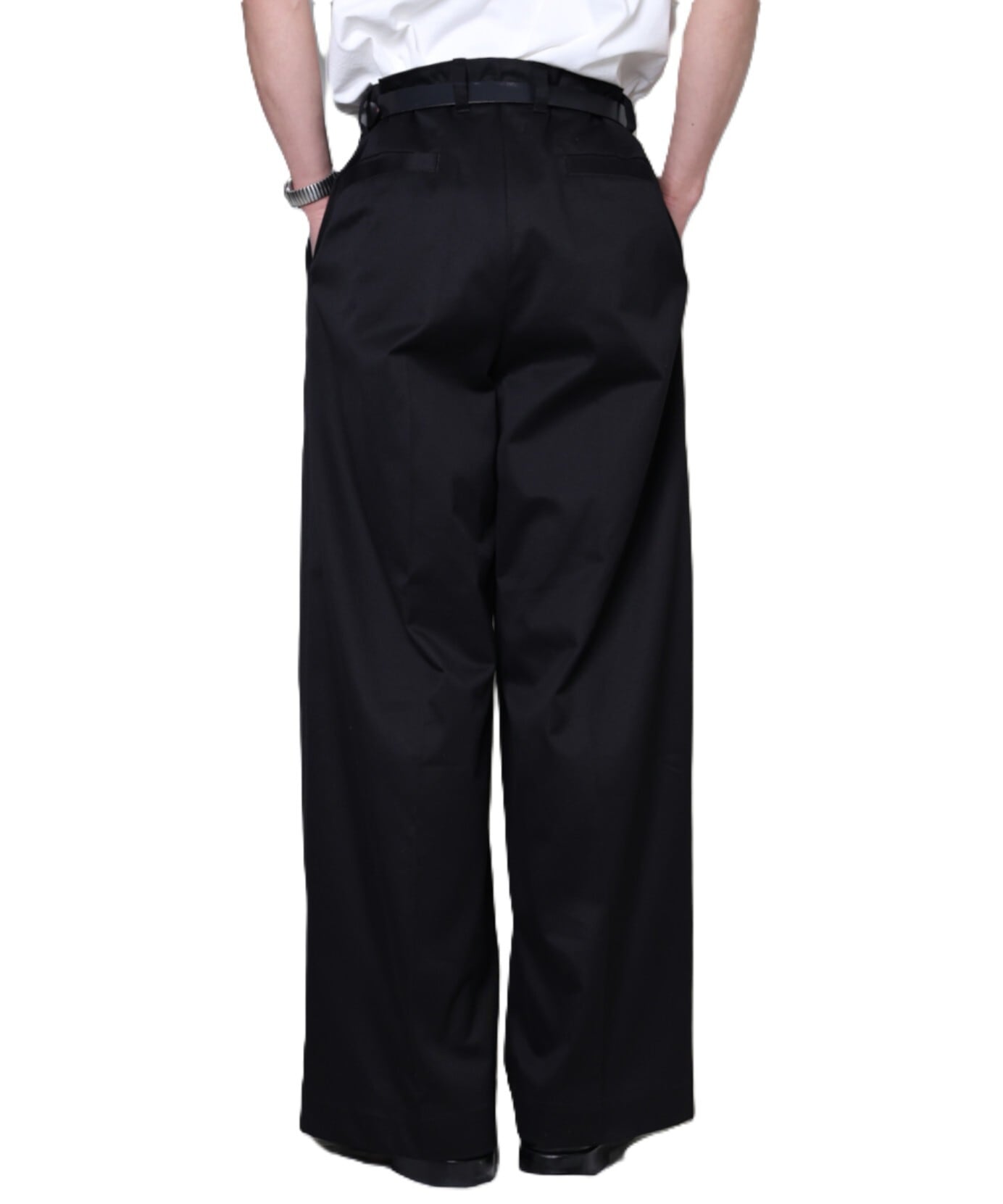 31 UNIVERSAL PRODUCTS チノパン UNIVERSAL PRODUCTS. / 253-60502 2TUCK WIDE CHINO TROUSERS (BLACK