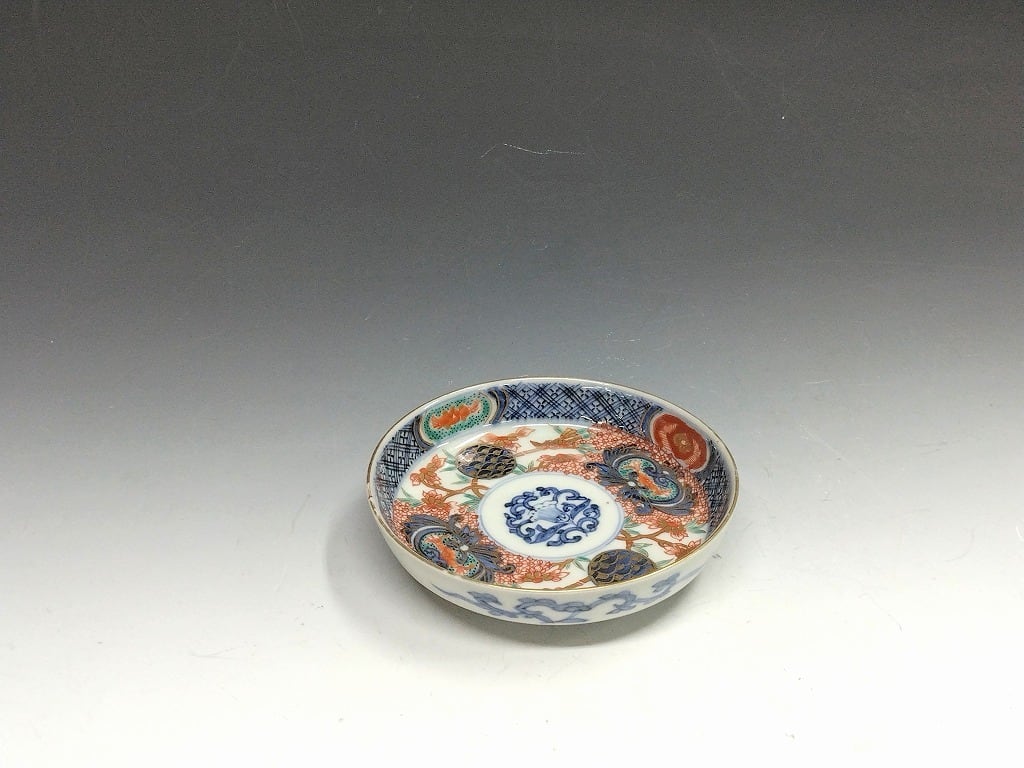 大聖寺伊万里(石川,明治期-1880年頃) 赤絵金彩地紋花尽絵 四寸深皿