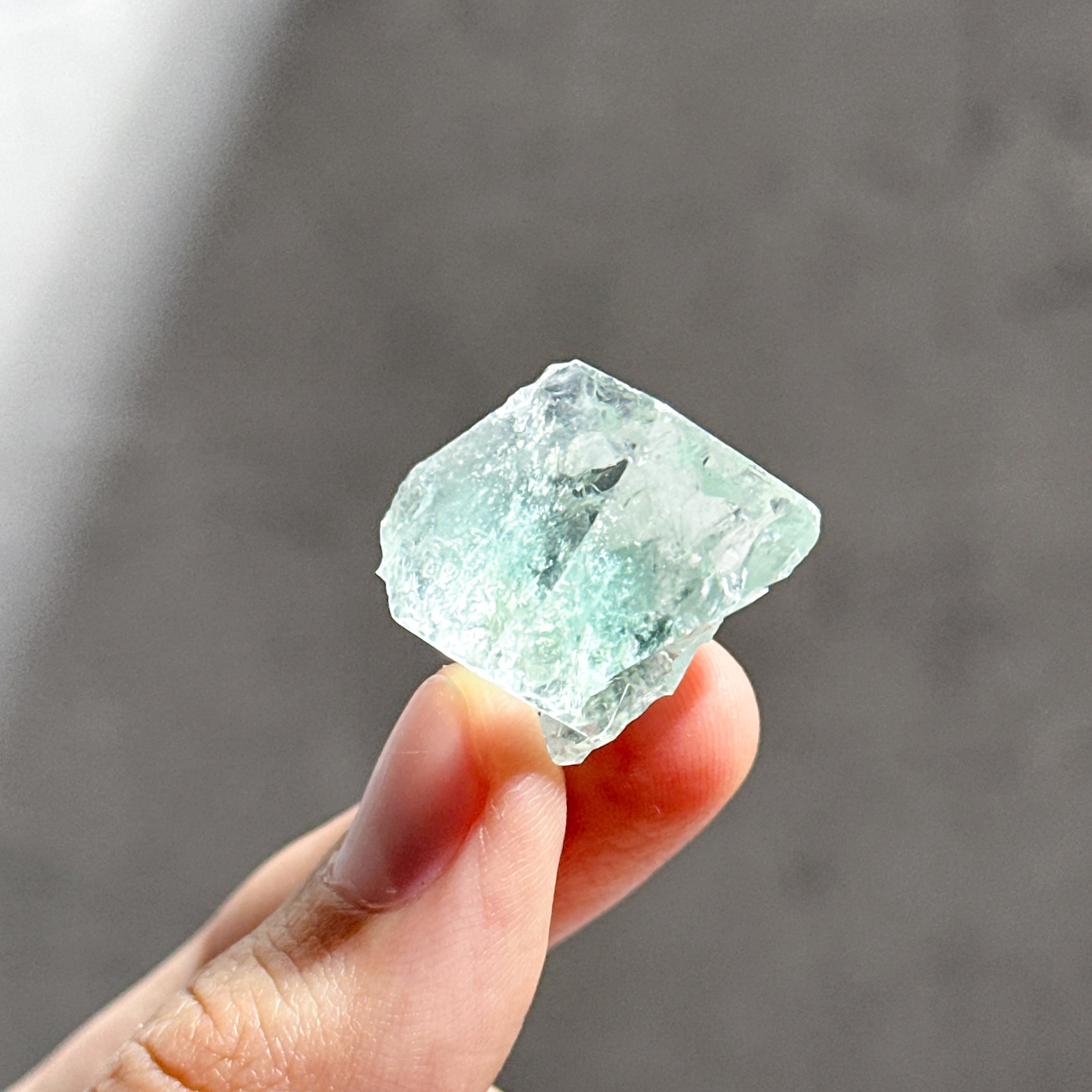 シャンファーリン産フローライト 原石42◇ Fluorite From Xianghualing
