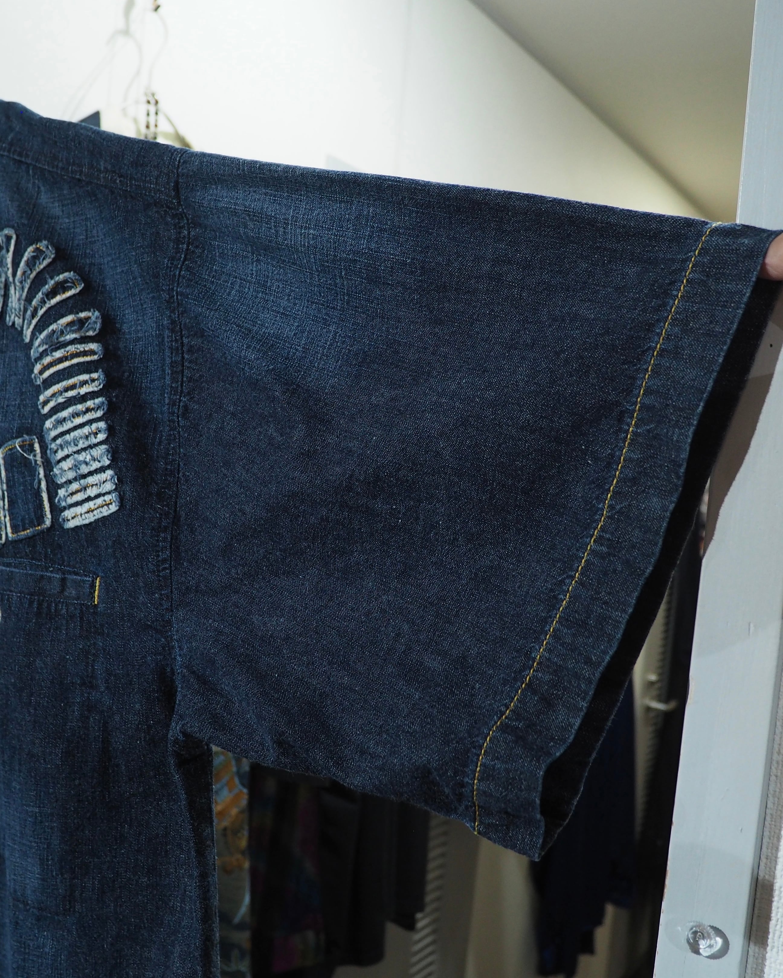 " akademics " Ammonite Logo Embroidery vintage Over silhouette SS Denim shirt