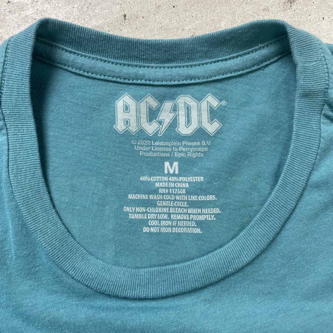 AC/DC エーシーディーシー バンドTシャツ バンT ツアーT メンズM 古着