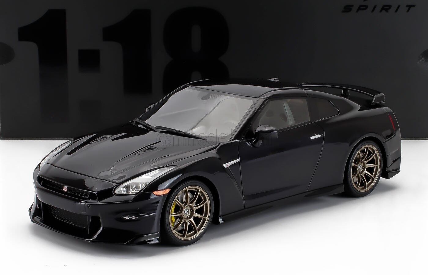 ミニカー 1/18 ニッサン スカイライン GTR ソリド SOLIDO 1/18 NISSAN