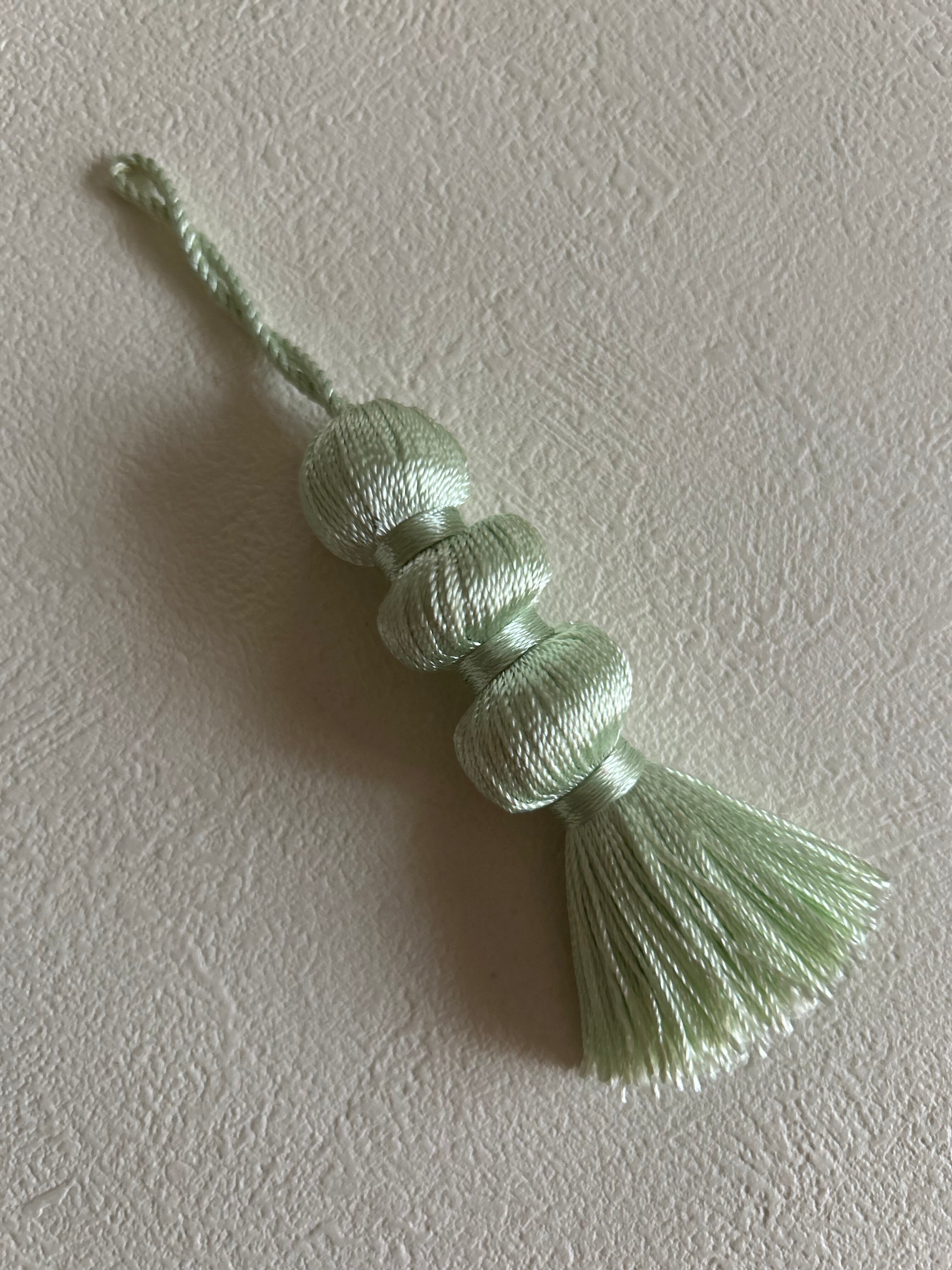 輸入デザインタッセル パステルグリーン 8cm カルトナージュ インテリア チャーム