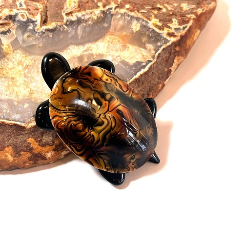 70s France Lea Stein vintage turtle motif brooch