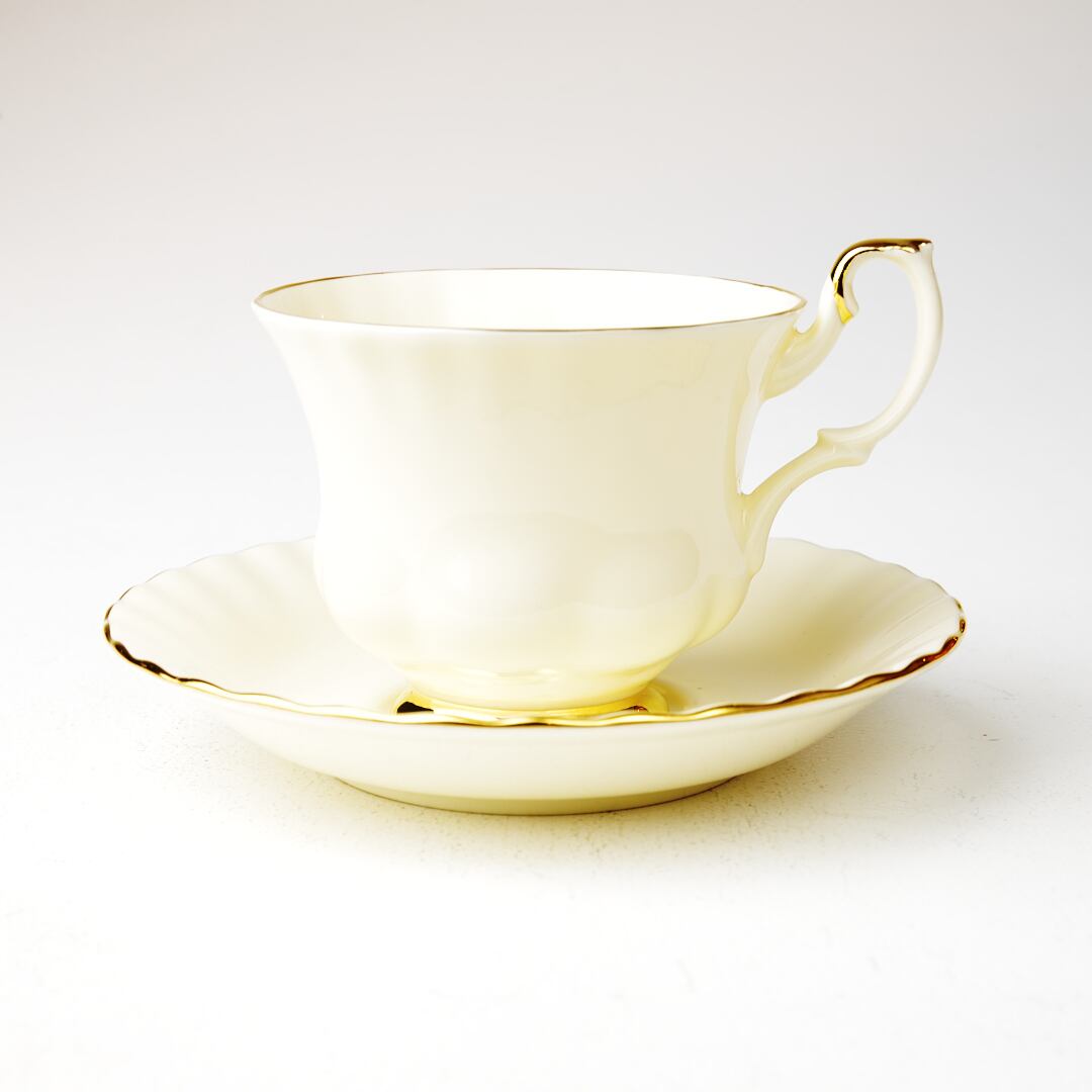 ROYAL ALBERT ☆ 1月 カップ & ソーサー