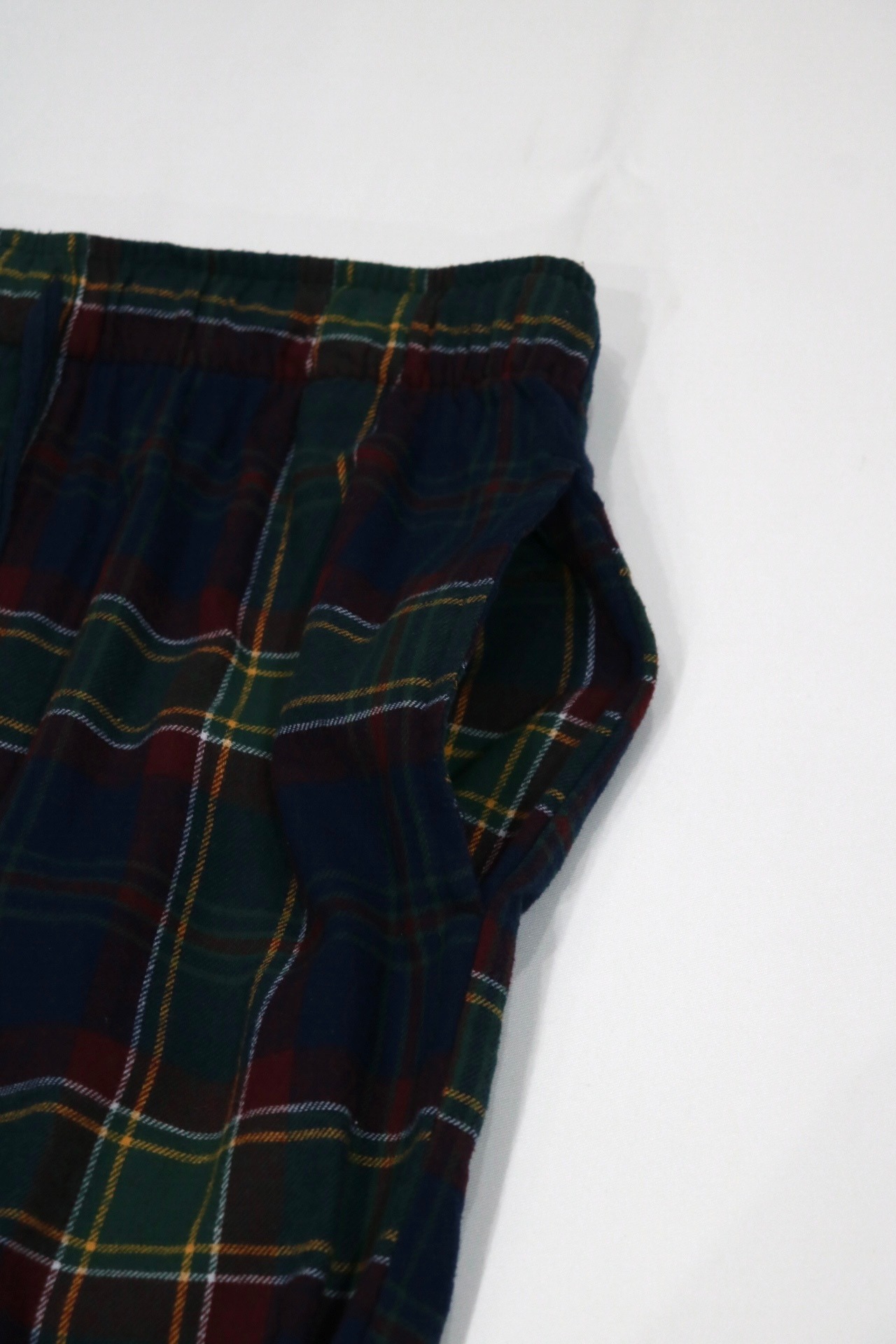 IZOD check easy pants