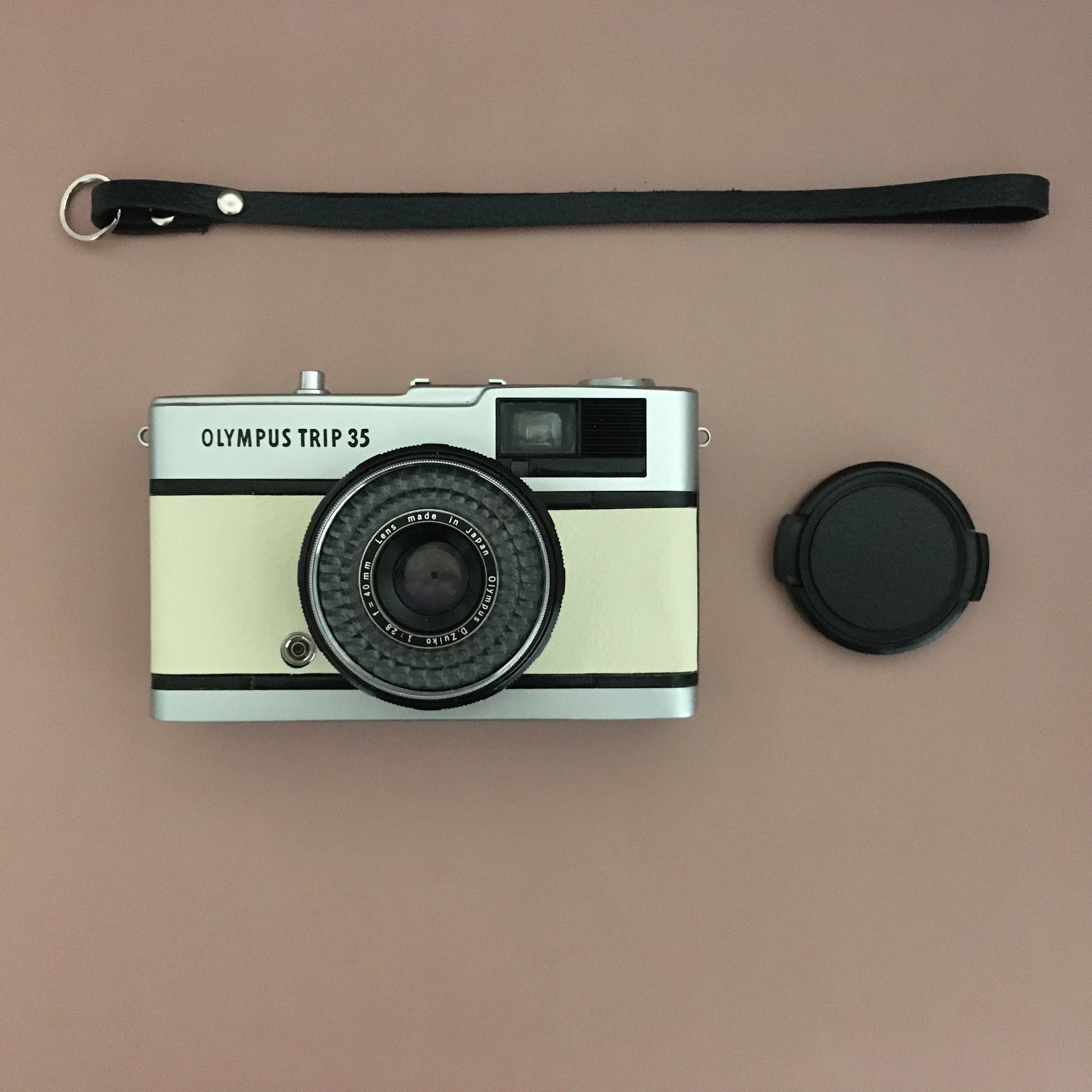 Olympus TRIP 35 <ミルキーホワイト> | Contrail Camera