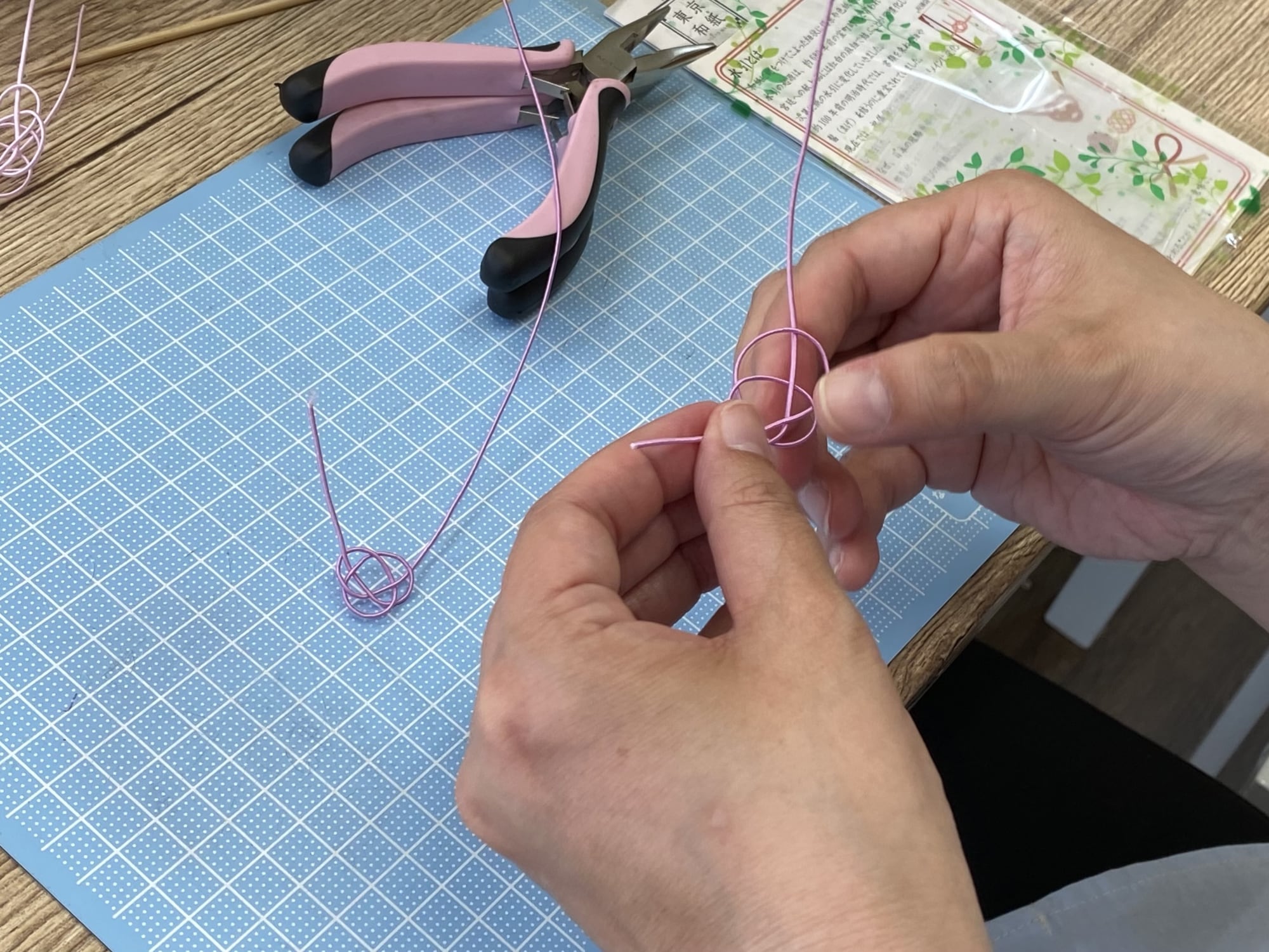 和紙と水引でつくる、お気に入り和紙ノートブックWS Japanese paper Notebook and Mizuhiki Belt Bookmark WS