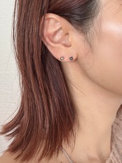 クロフラワーミニピアス