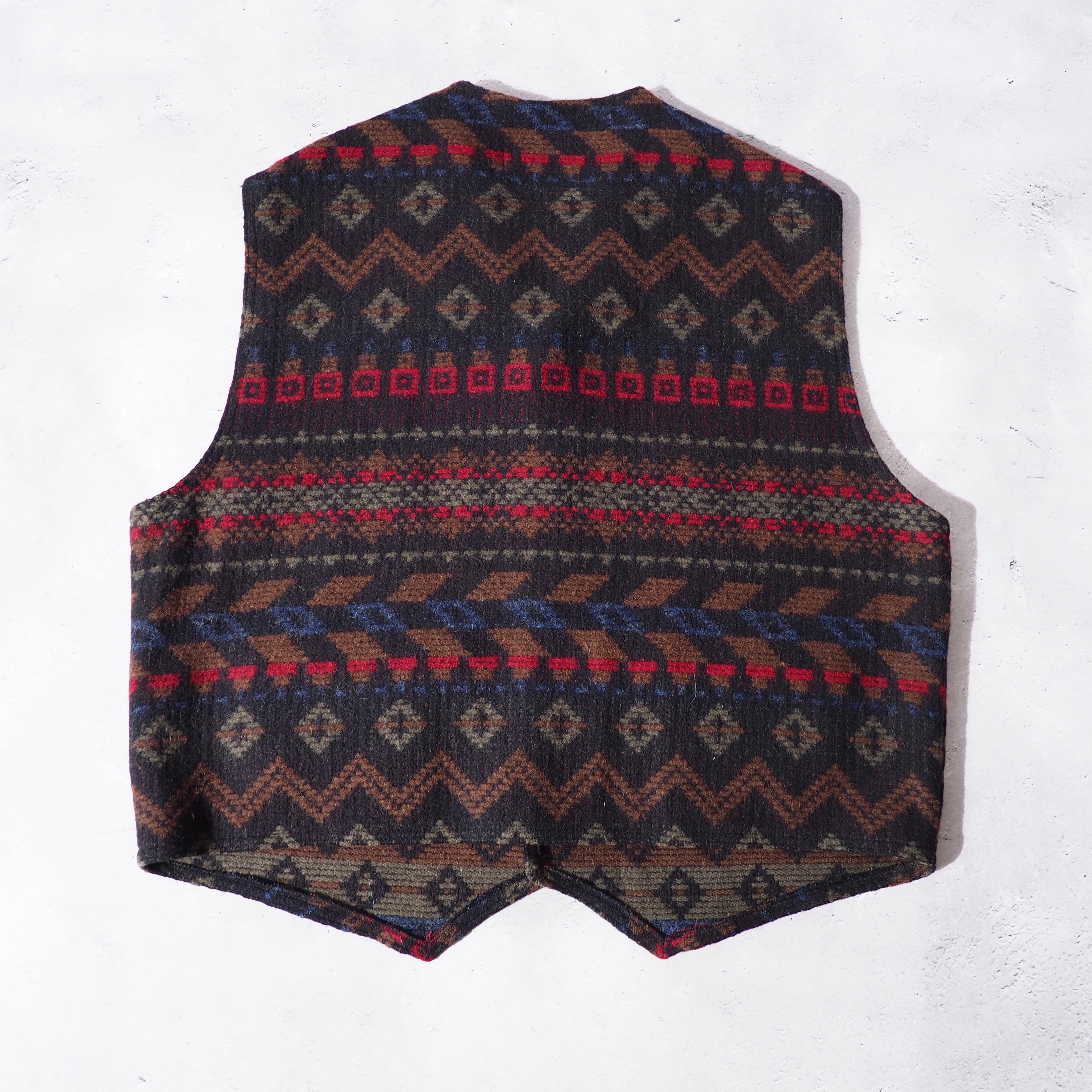 ” WOOLRICH ” Beautiful Nordic Ethnic Embroidery vintage vest (made in Usa)