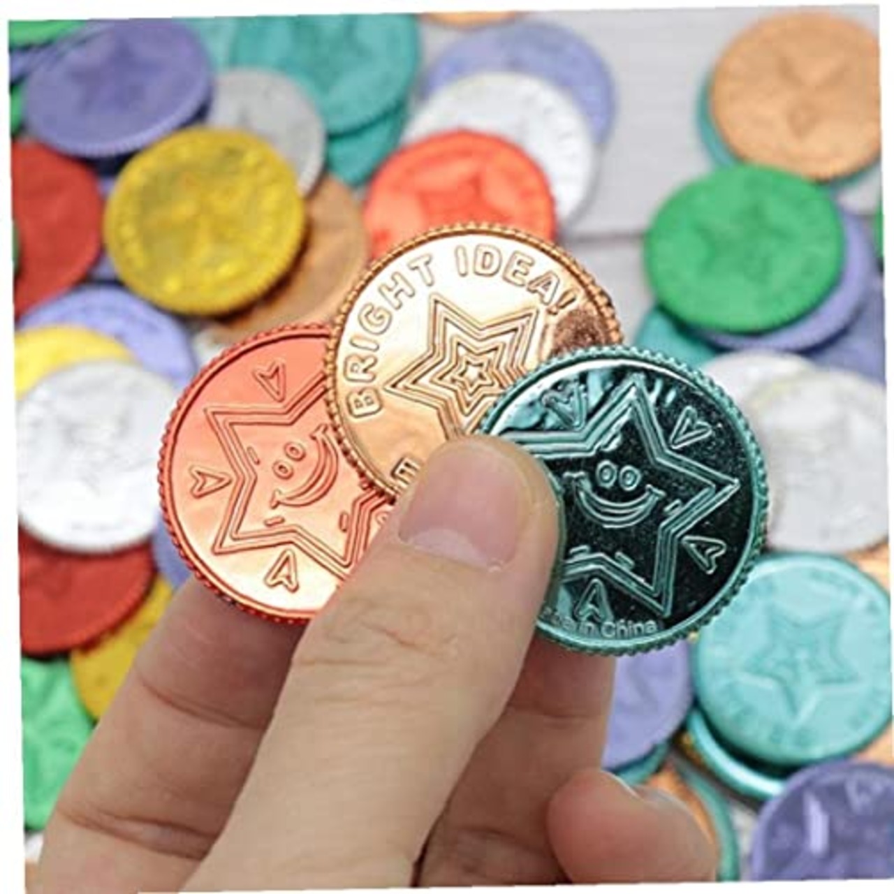 Sinyde 金貨玩具 プラスチック カラフルな 偽のお金 おもちゃの 海賊トレジャーハントゲームコイン ゲーム用 100枚入 （混色）