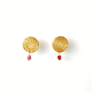 【ビオジュエリー】 黄金の草 カッピンドウラード ピアス イヤリング ラウンド直結 ガーネット