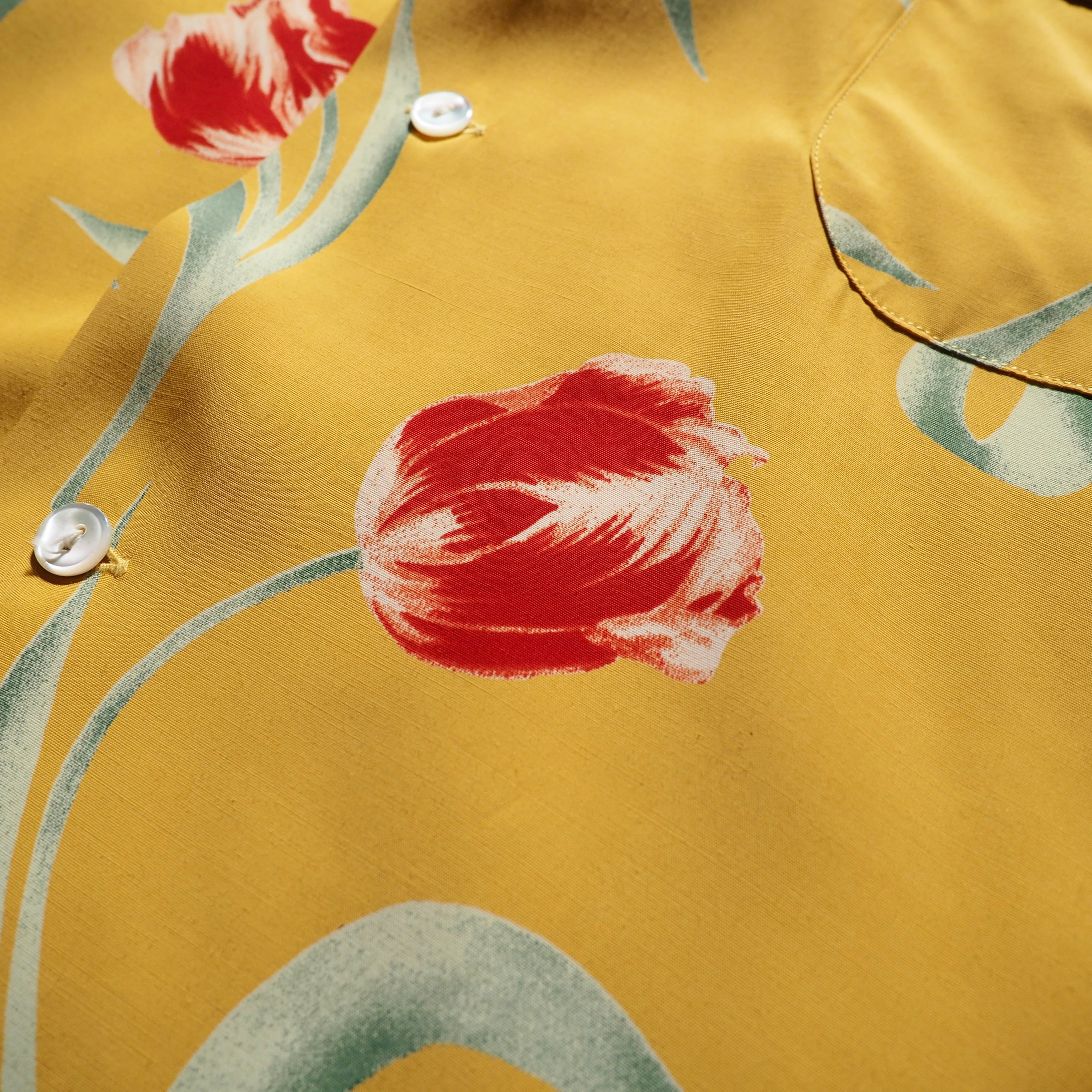 1990s ” TAKEO KIKUCHI ” Beautiful Tulip flower painted vintage Open collar shirt