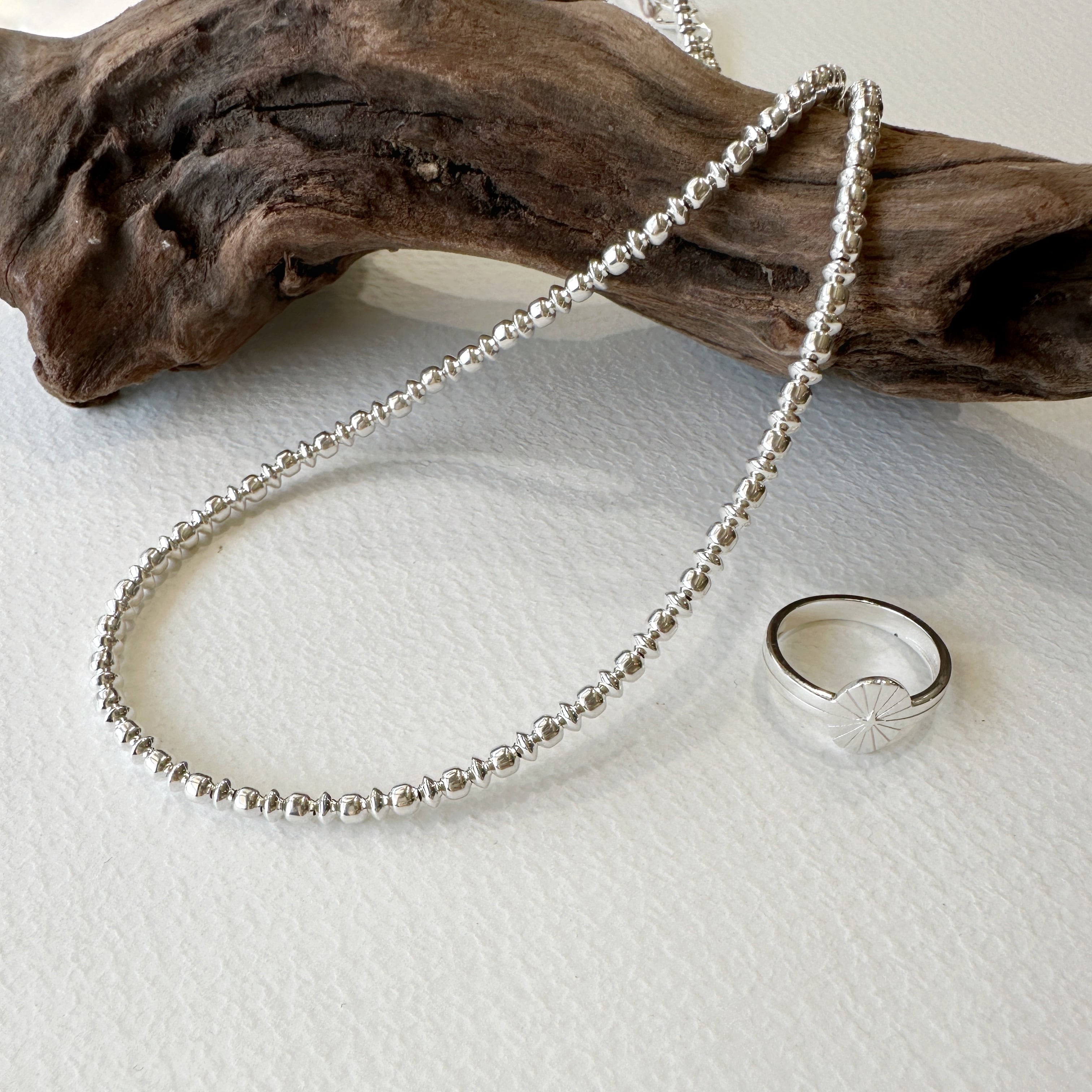 《再入荷》【ラスト1】ナバホパール ネックレス 丸玉 x そろばん玉 3mm 45cm シャイニー 《Indian Jewelry》☆