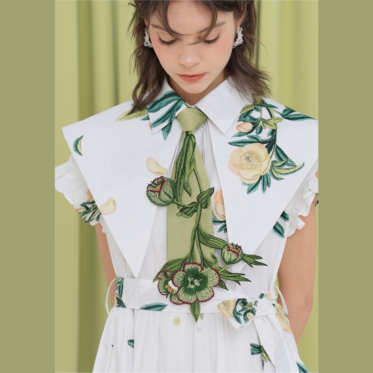 春の訪れを告げるグリーンガーデンネクタイ E00068 | EMMA GRAND