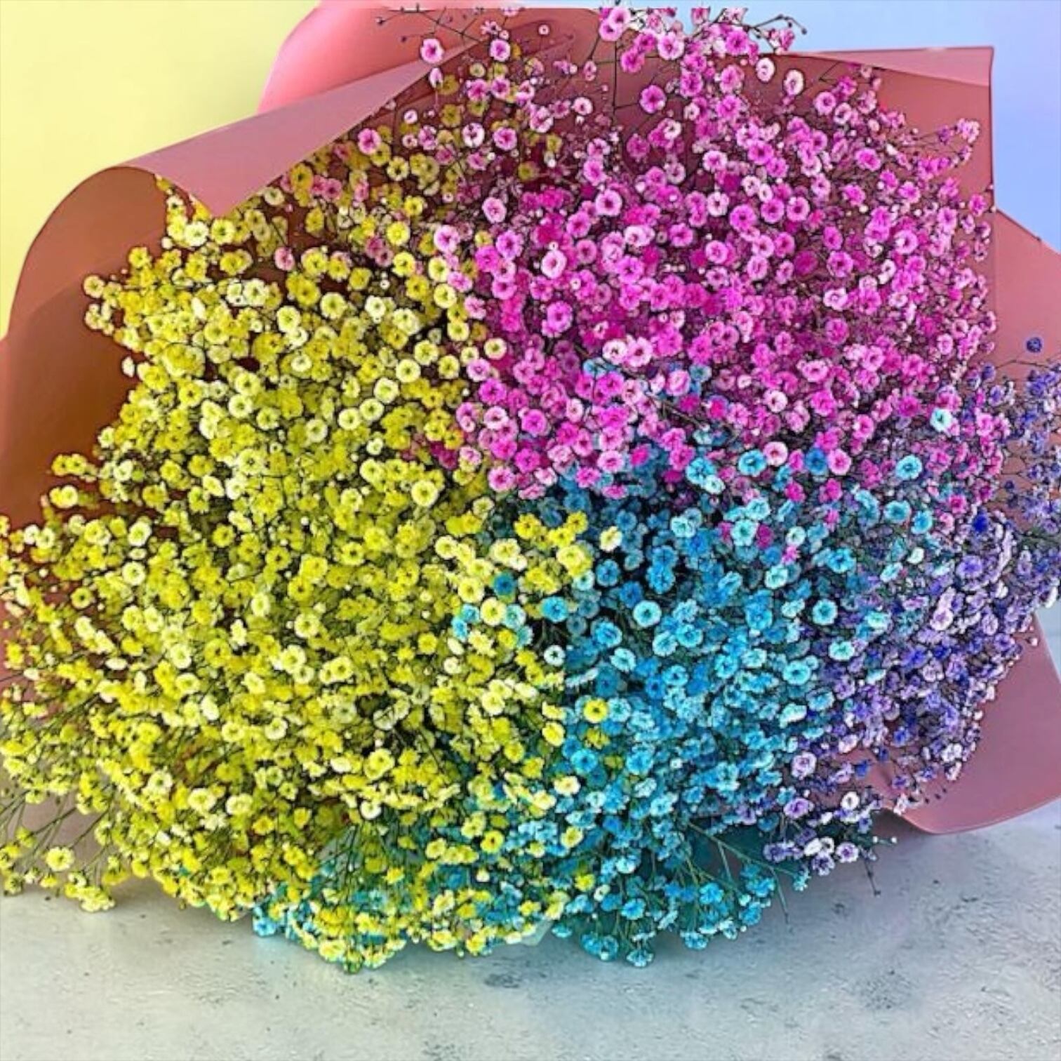 色鮮やかなカラフルかすみ草の花束 | 沖縄・豊見城のお花屋さん“happy