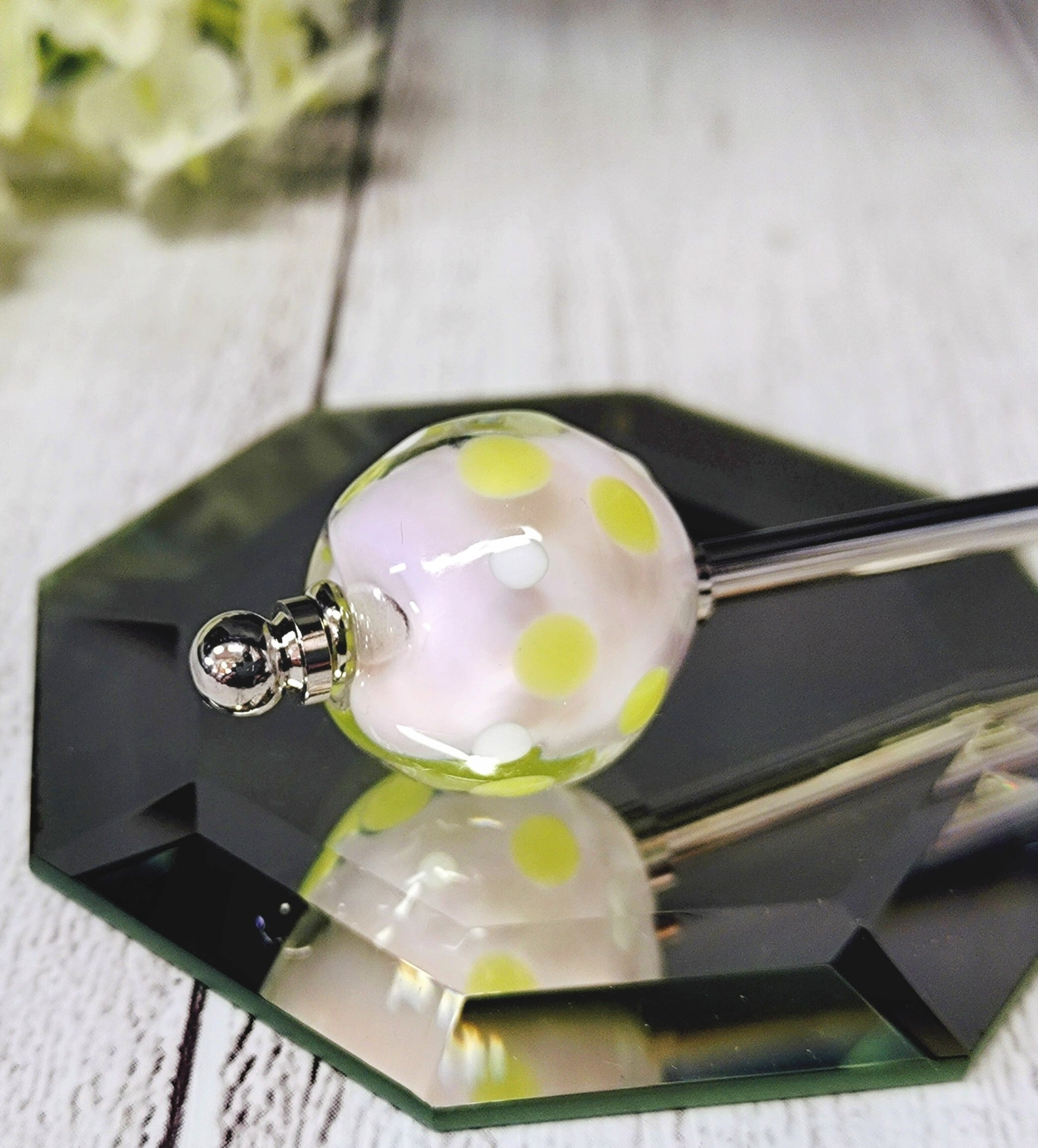 プチっと水玉模様のとんぼ玉・簪②