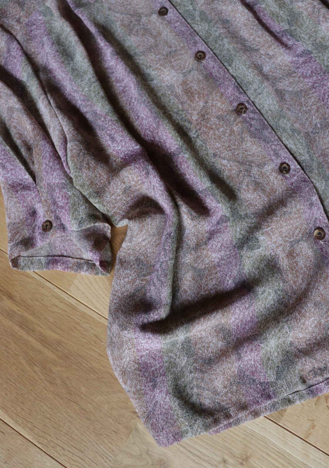 retro shirt purple green brown | PAY ID