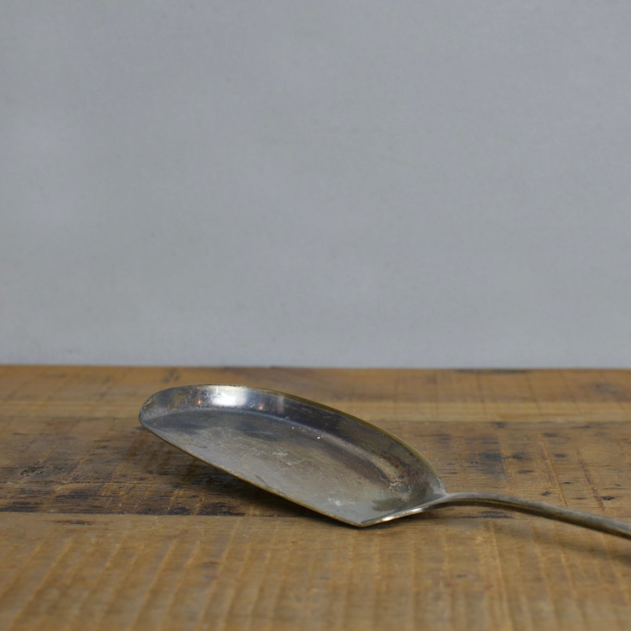 Dust Pan / ダストパン【B】〈パンくず取り・シルバー・店舗什器