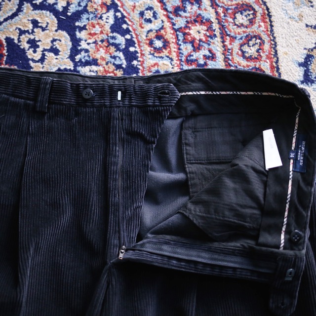 "Burberry" 2-tuck tapered silhouette black wide corduroy pants