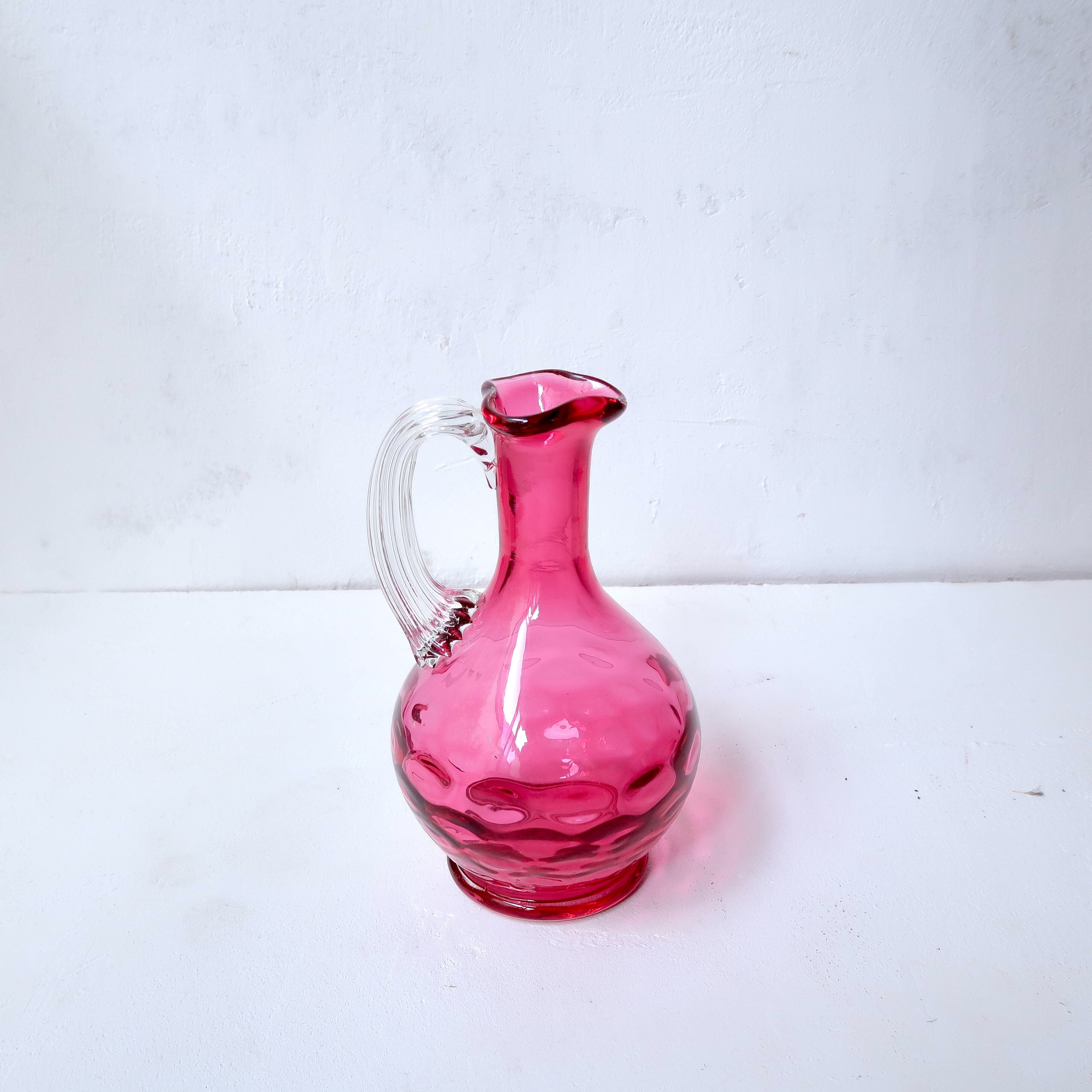 ビビッドピンクのガラスピッチャー | SUISUI