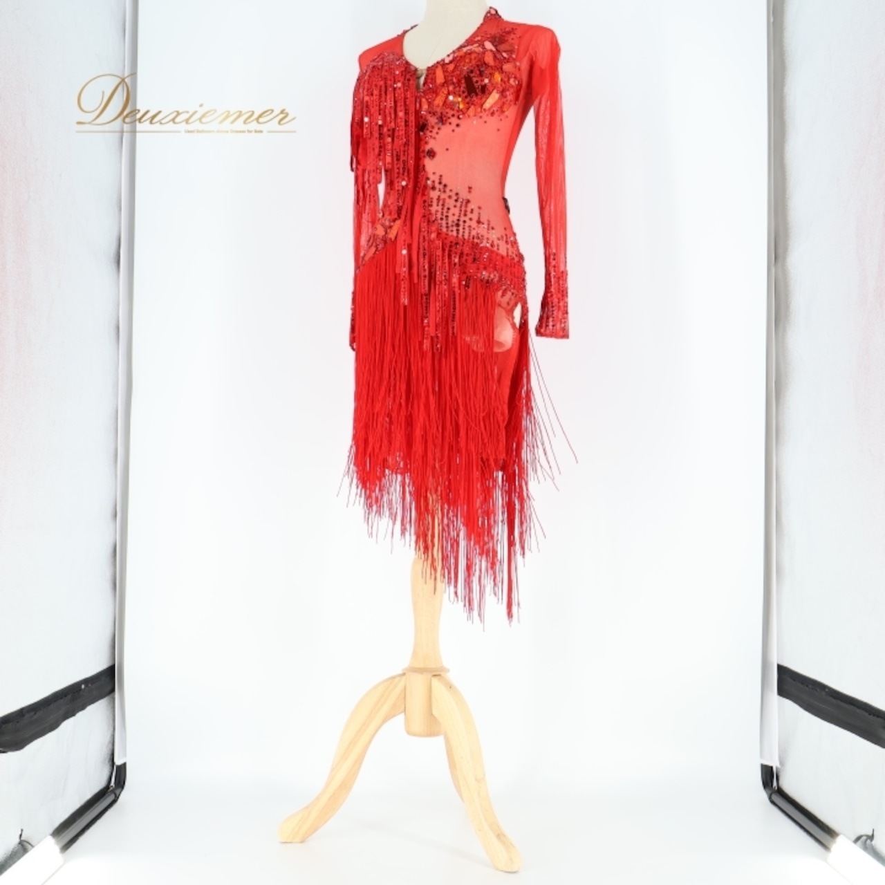 社交ダンス 衣装 タカダンス TAKADANCE ラテン ドレス ワンピース 赤 フリンジ デモ 競技 レース 発表会 パーティ レッド系 競技用ドレス パーティドレス フリンジデザイン 鮮やか 赤いドレス ラテン衣装 ダンス衣装 女性 衣装発表会 デモ用衣装 透け感 おしゃれ 社交ダンス用