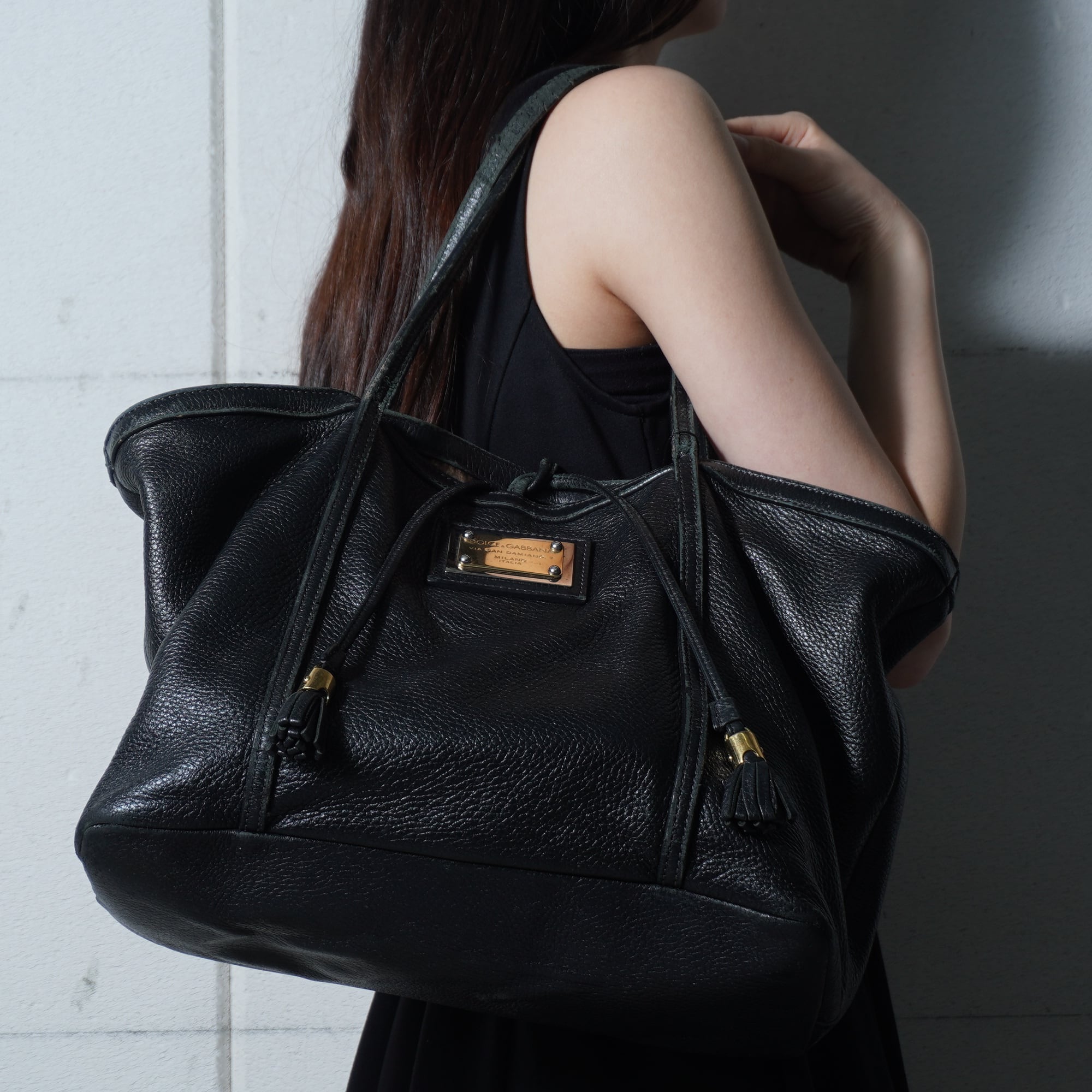 オーブロゴ レザー×スエード ハンドバッグ ブラック Vivienne Westwood】ヴィヴィアンウエストウッド オーブロゴレザー