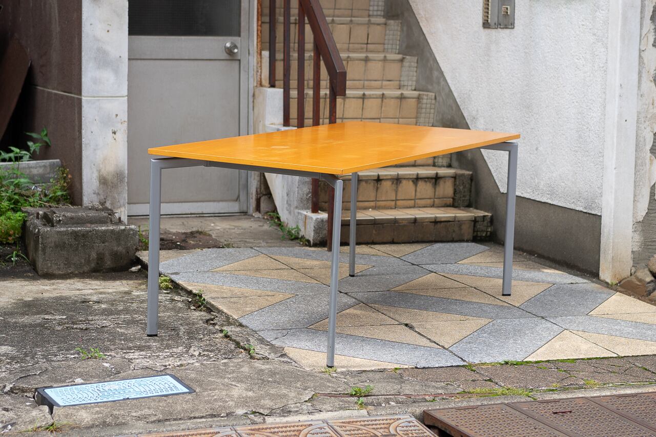 LAMMHULTS ダイニングテーブル | トリノス-torinoth- | 新宿区神楽坂の